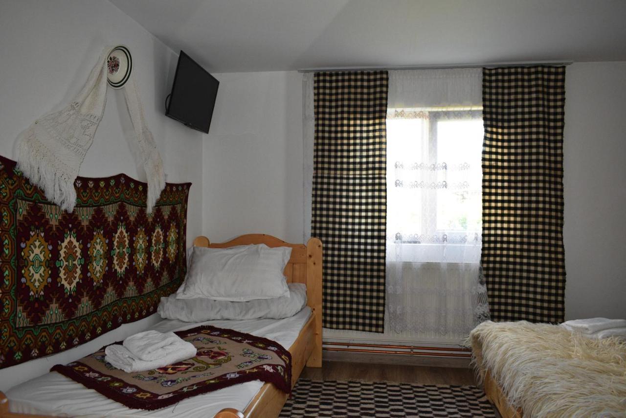 ホテル Casa Vladicu Breb エクステリア 写真