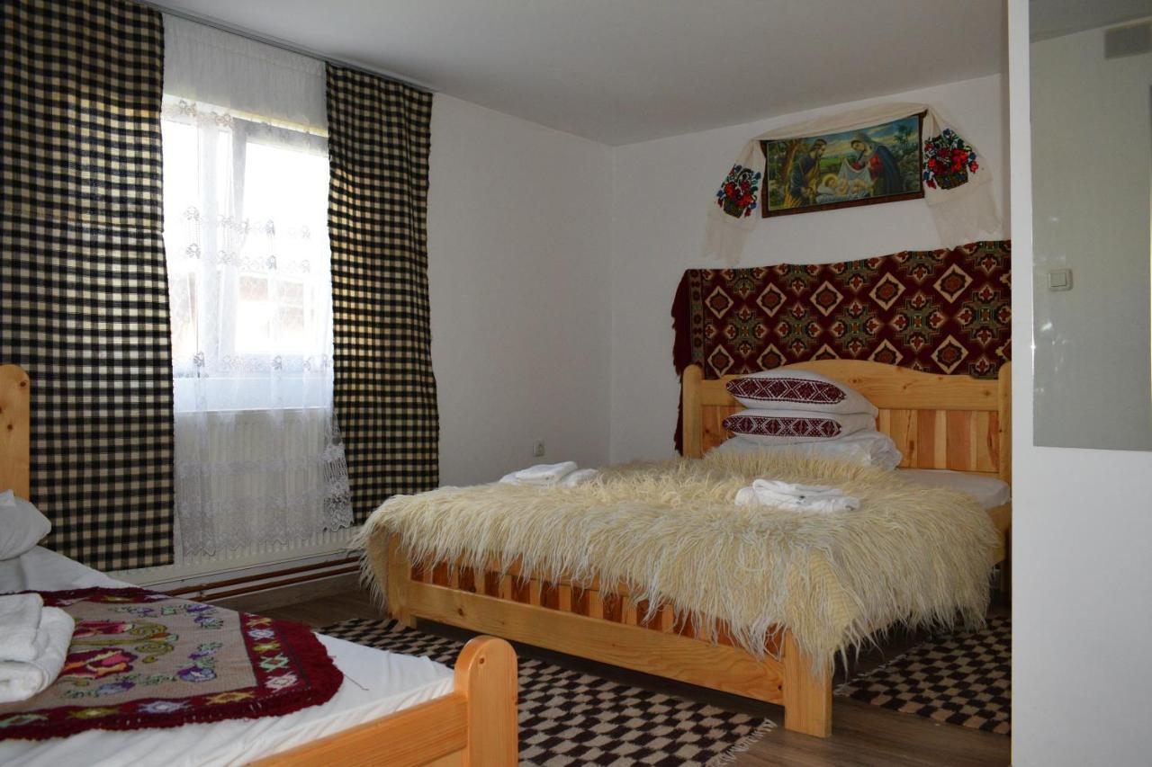 ホテル Casa Vladicu Breb エクステリア 写真