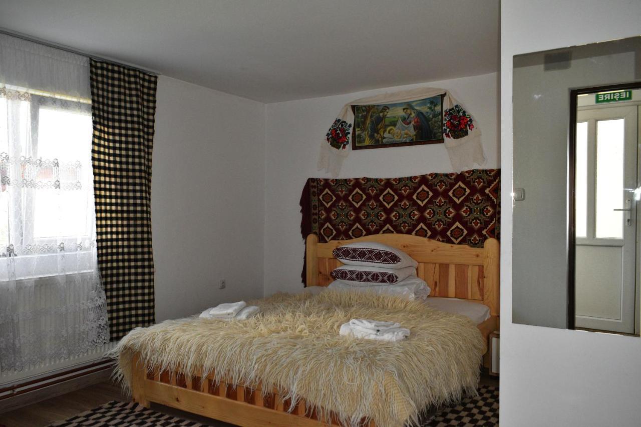 ホテル Casa Vladicu Breb エクステリア 写真