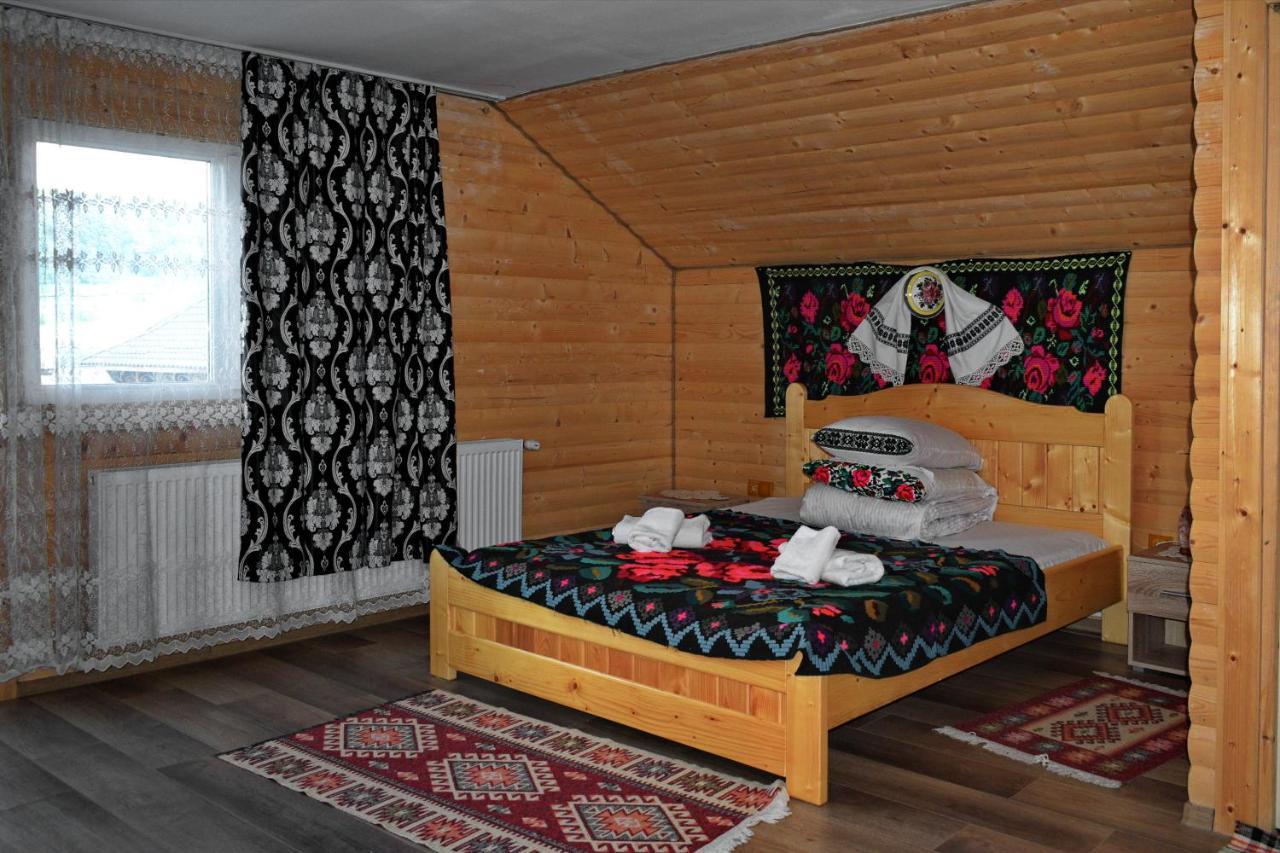 ホテル Casa Vladicu Breb エクステリア 写真